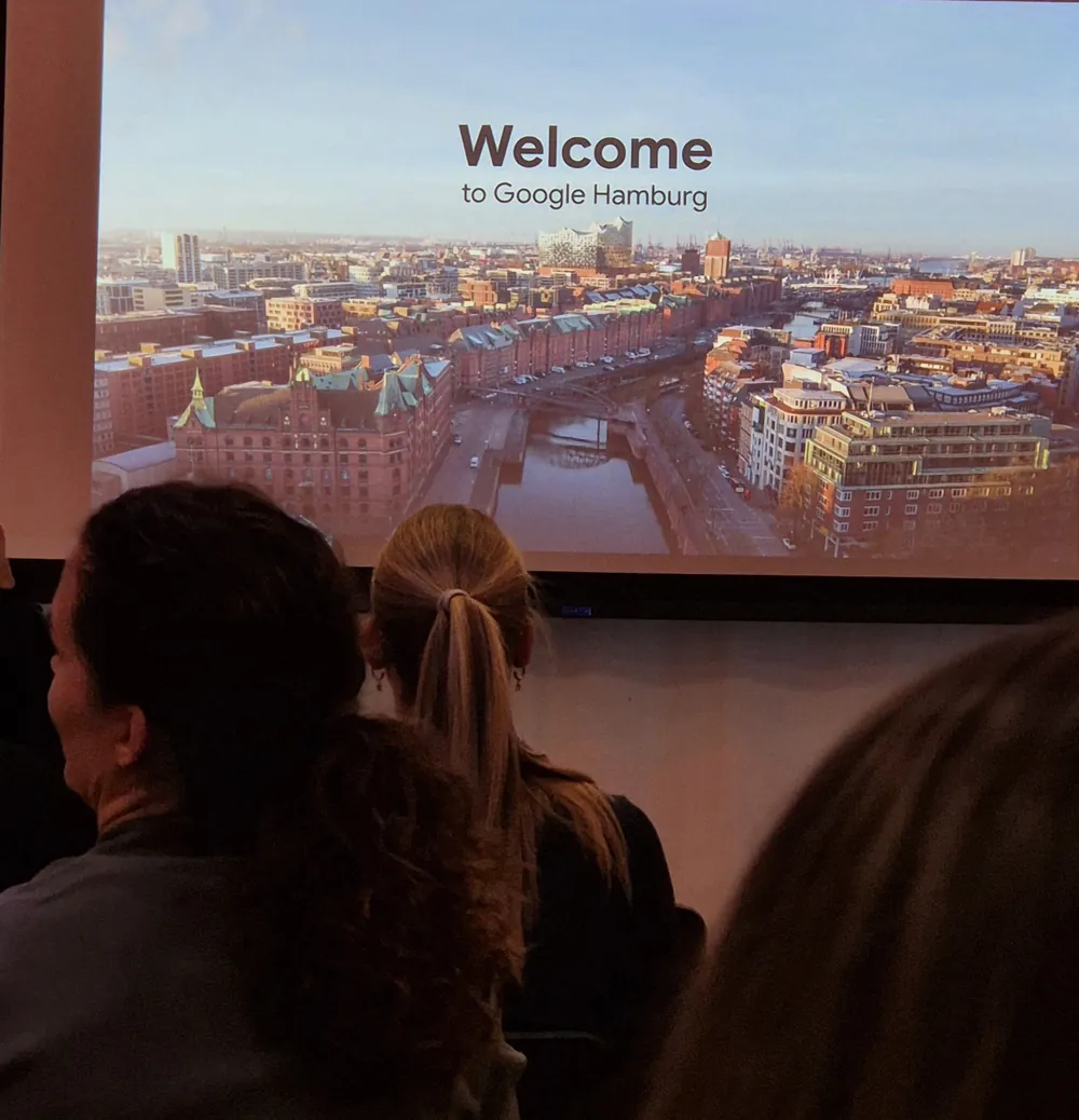 Welcome to Google Hamburg: Leinwand beim nicht-öffentlichen Google-Event am 10. Juni 2026